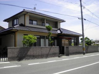 どっしりした外観の和風モダンのお家